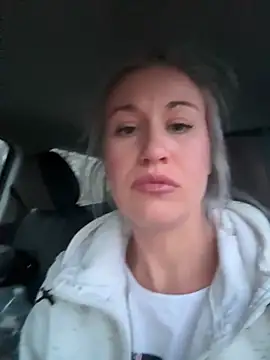 Dina-Light online show from March 2025 05:41:02 PM