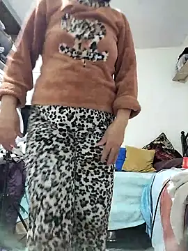 lolo890 online show from December 2025 10:07:01 PM