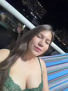 AmelieLaurent  online show from December 2025 11:53:01 PM