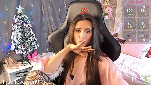 Snapshot of Michel_Momsen chatting on January 2025 06:44:01 PM Michel Momsen online show from January 2025 06:44:01 PM