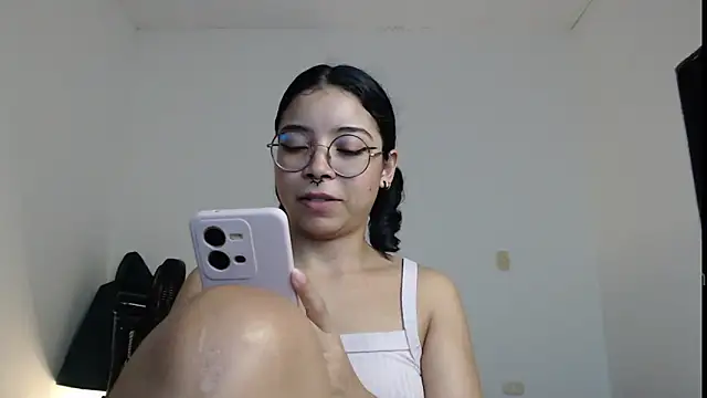 Snapshot of Putaku_San chatting on November 2025 04:45:01 AM Putaku San online show from November 2025 04:45:01 AM