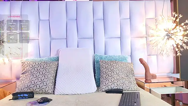 Snapshot of Iris_Ross_ chatting on September 2025 11:37:02 AM Iris Ross online show from September 2025 11:37:02 AM