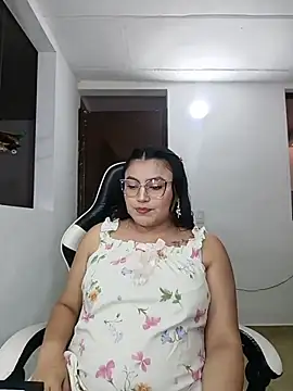 Snapshot of KathieBurning chatting on January 2026 08:22:01 PM KathieBurning online show from January 2026 08:22:01 PM