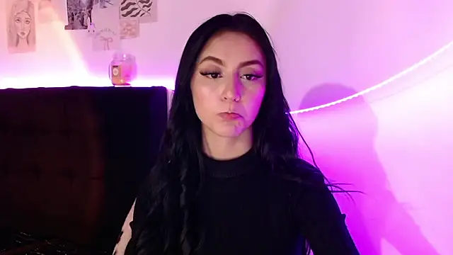 Coralinnee  online show from January 2025 05:11:01 PM