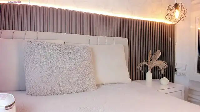 SHANONCLARK online show from November 2025 07:13:01 PM