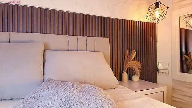 SHANONCLARK online show from November 2025 06:11:02 PM