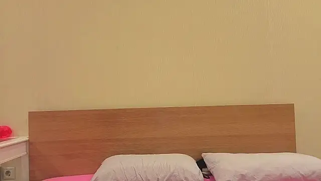 FiaMoor online show from April 2026 10:47:01 PM