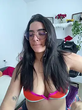 Snapshot of Lia_flowers chatting on December 2024 05:22:02 PM Lia flowers online show from December 2024 05:22:02 PM