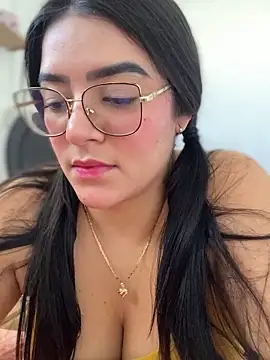 Snapshot of Lia_flowers chatting on January 2025 08:56:02 PM Lia flowers online show from January 2025 08:56:02 PM