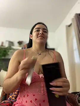Snapshot of Lia_flowers chatting on February 2025 11:03:01 PM Lia flowers online show from February 2025 11:03:01 PM