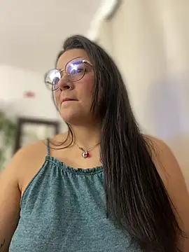 Snapshot of Lia_flowers chatting on February 2025 11:09:01 PM Lia flowers online show from February 2025 11:09:01 PM