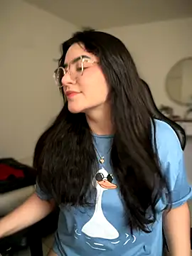 Lia flowers online show from October 2025 08:15:02 PM