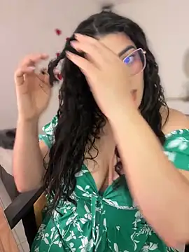 Lia flowers online show from February 2026 11:12:02 PM