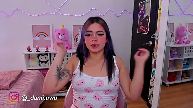 Snapshot of CuteDani_ chatting on January 2025 04:43:01 PM CuteDani online show from January 2025 04:43:01 PM