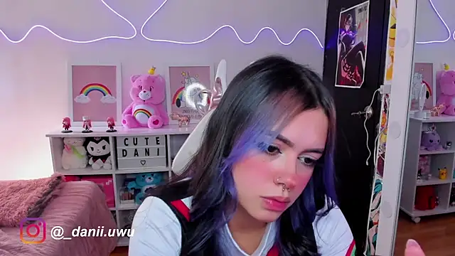 Snapshot of CuteDani_ chatting on January 2025 03:05:02 PM CuteDani online show from January 2025 03:05:02 PM