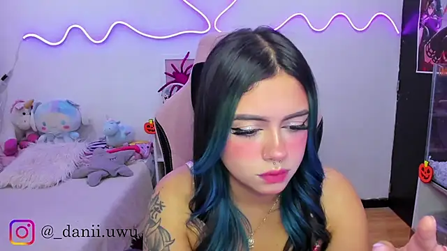 Snapshot of CuteDani_ chatting on October 2025 09:52:01 AM CuteDani online show from October 2025 09:52:01 AM