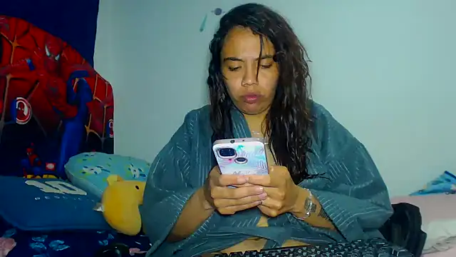 AmaraRoberts420 online show from December 2024 11:05:01 PM