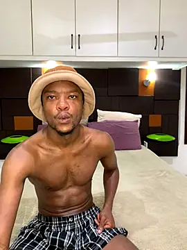 Snapshot of iCrushYenu chatting on November 2025 11:07:02 PM iCrushYenu online show from November 2025 11:07:02 PM