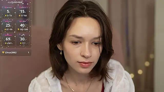 Snapshot of VivianLy_ chatting on December 2024 10:39:02 AM VivianLy  online show from December 2024 10:39:02 AM