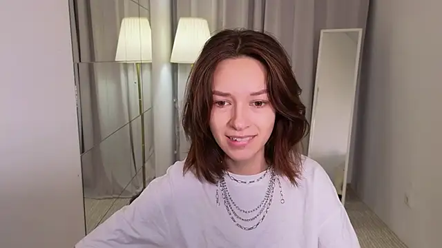 Snapshot of VivianLy_ chatting on December 2024 07:55:01 AM VivianLy  online show from December 2024 07:55:01 AM