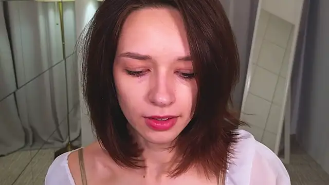 Snapshot of VivianLy_ chatting on December 2024 11:28:02 AM VivianLy  online show from December 2024 11:28:02 AM