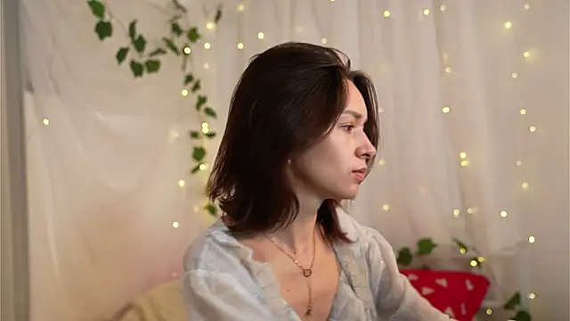 Snapshot of VivianLy_ chatting on January 2025 07:48:01 AM VivianLy  online show from January 2025 07:48:01 AM