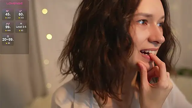 Snapshot of VivianLy_ chatting on January 2025 10:40:01 AM VivianLy  online show from January 2025 10:40:01 AM