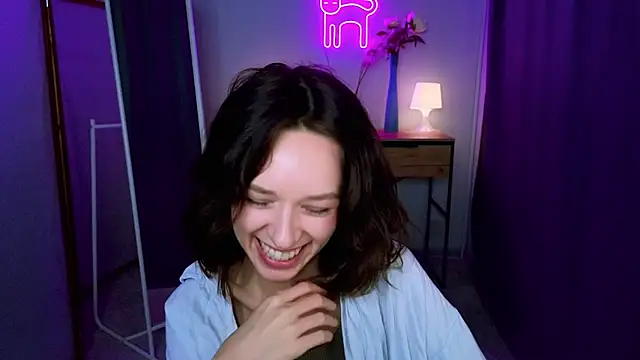 Snapshot of VivianLy_ chatting on February 2025 03:39:01 PM VivianLy  online show from February 2025 03:39:01 PM