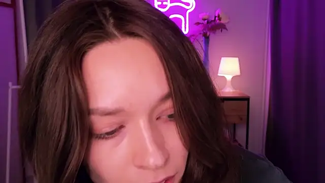 Snapshot of VivianLy_ chatting on February 2025 12:32:02 PM VivianLy  online show from February 2025 12:32:02 PM