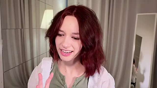 Snapshot of VivianLy_ chatting on March 2025 07:57:01 AM VivianLy  online show from March 2025 07:57:01 AM