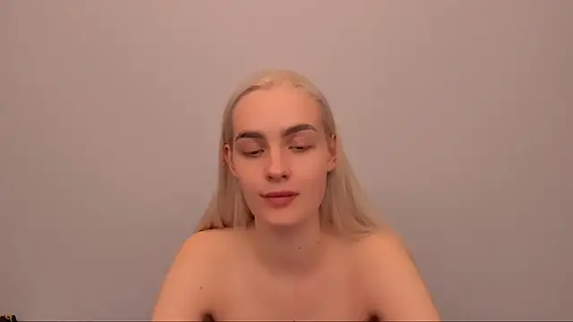 OliviaKisss online show from December 2025 09:00:01 PM