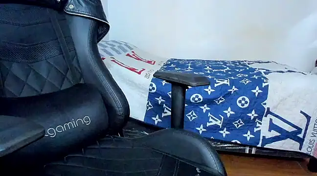 Tommy Bred online show from February 2025 09:27:02 PM