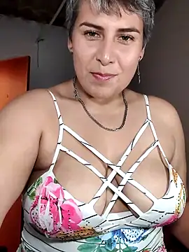 Yessi rousse online show from June 2026 04:40:01 PM