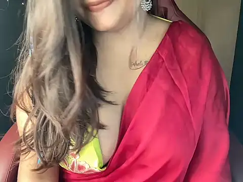 Snapshot of shanayaaa_1 chatting on January 2025 06:23:01 PM shanayaaa 1 online show from January 2025 06:23:01 PM