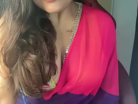 Snapshot of shanayaaa_1 chatting on February 2025 04:56:02 AM shanayaaa 1 online show from February 2025 04:56:02 AM