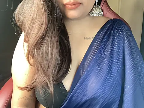 Snapshot of shanayaaa_1 chatting on February 2025 06:49:02 PM shanayaaa 1 online show from February 2025 06:49:02 PM