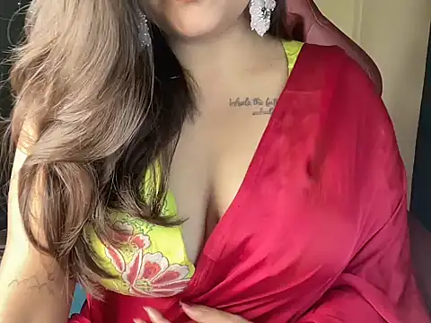 Snapshot of shanayaaa_1 chatting on February 2025 06:56:02 PM shanayaaa 1 online show from February 2025 06:56:02 PM