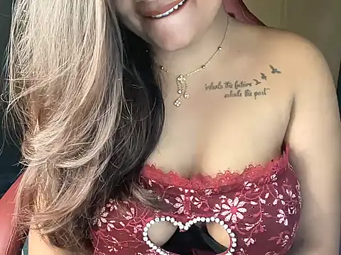 Snapshot of shanayaaa_1 chatting on February 2025 06:26:01 PM shanayaaa 1 online show from February 2025 06:26:01 PM