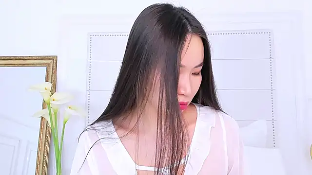 NaomiYuu online show from February 2025 02:19:01 AM