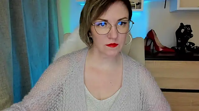 Snapshot of feliziaDesire chatting on March 2026 03:05:02 PM feliziaDesire online show from March 2026 03:05:02 PM