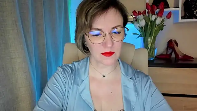 Snapshot of feliziaDesire chatting on March 2026 09:47:01 AM feliziaDesire online show from March 2026 09:47:01 AM