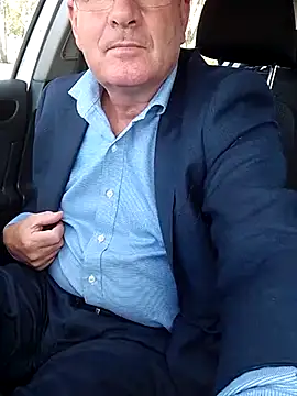 stiffandlubedxh online show from March 2025 02:15:01 AM