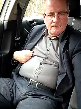 stiffandlubedxh online show from September 2025 10:09:02 PM