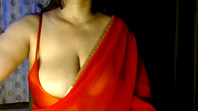 janifer001 online show from February 2026 12:18:02 AM