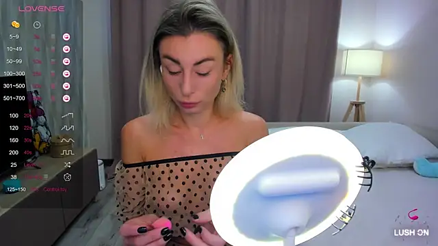 Snapshot of DannaEvan chatting on March 2025 02:07:02 AM DannaEvan online show from March 2025 02:07:02 AM