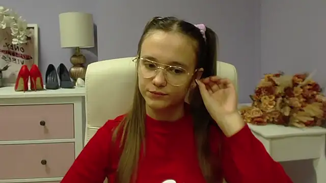 Snapshot of dirtyxEmily chatting on December 2024 07:43:01 AM dirtyxEmily online show from December 2024 07:43:01 AM