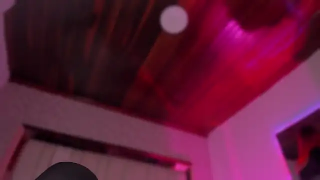 Emmily Savage online show from November 2025 11:31:02 AM