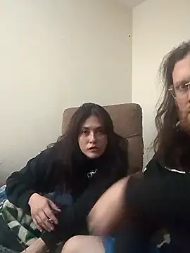 Geeznuts19 online show from November 2025 03:04:01 PM