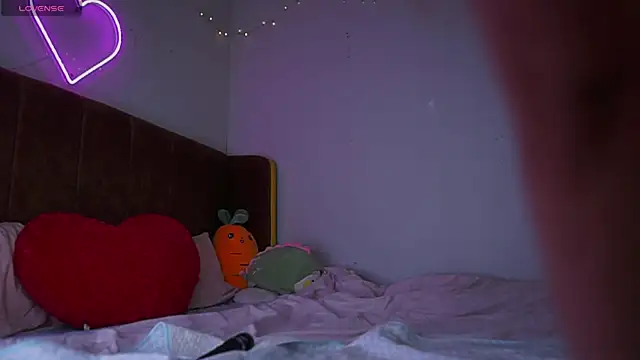 Snapshot of laybunny1 chatting on October 2025 09:49:01 PM laybunny1 online show from October 2025 09:49:01 PM