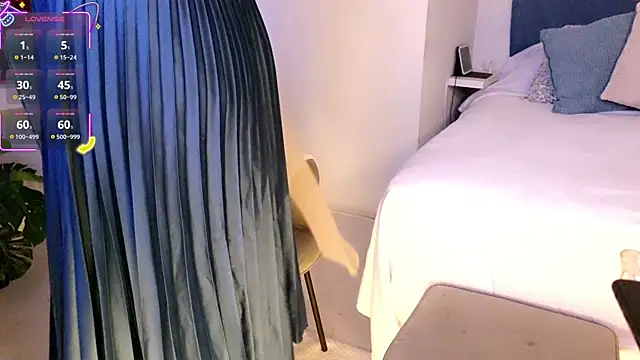 missmiamore online show from October 2025 08:28:01 PM